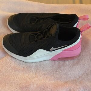 Nike Women's Black and Pink Air Sneakers